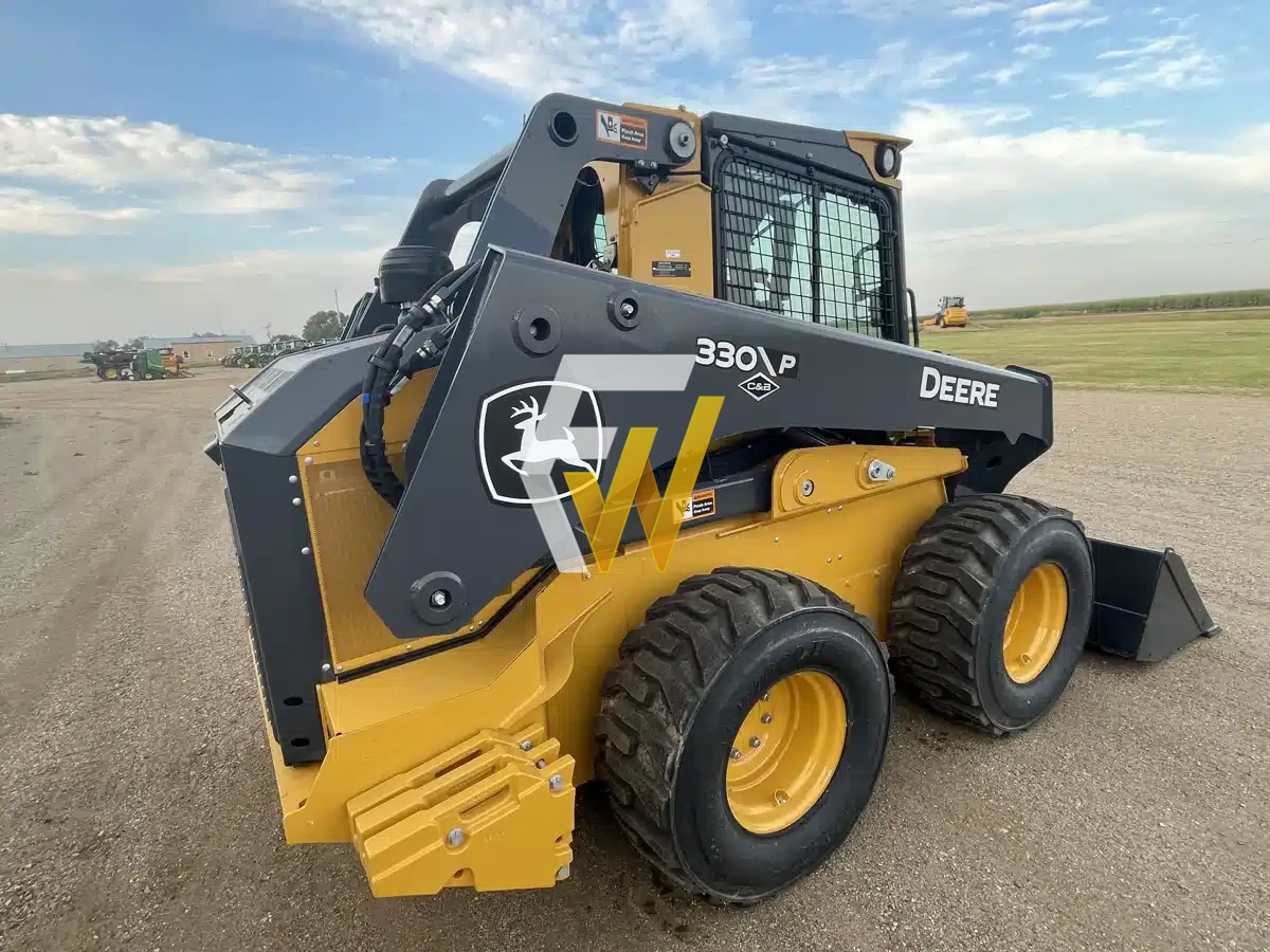John Deere 330 P-Tier Skid Steer Loader - Image 4